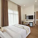 White House Hotel